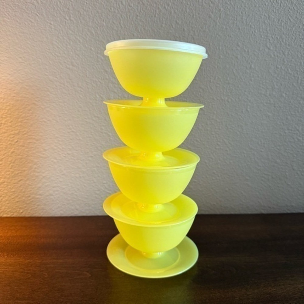 Vintage Tupperware Yellow parfait/ dessert Bowl Set